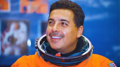 Rejeitado 11 Vezes Pela NASA, Ele Virou Astronauta